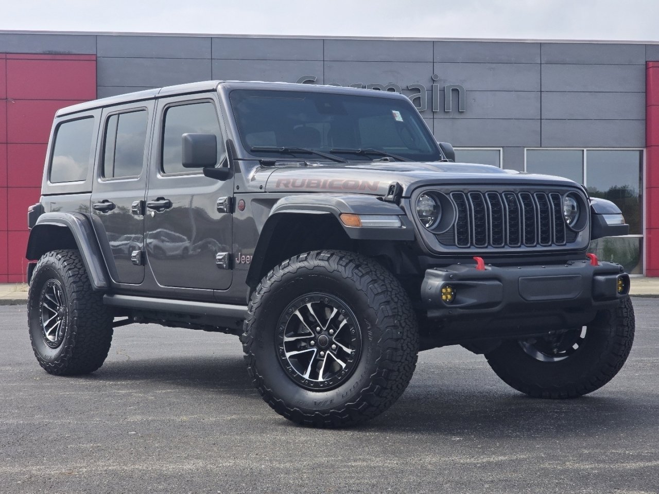 Used 2025 Jeep Wrangler Unlimited Rubicon AWD/4WD image 2