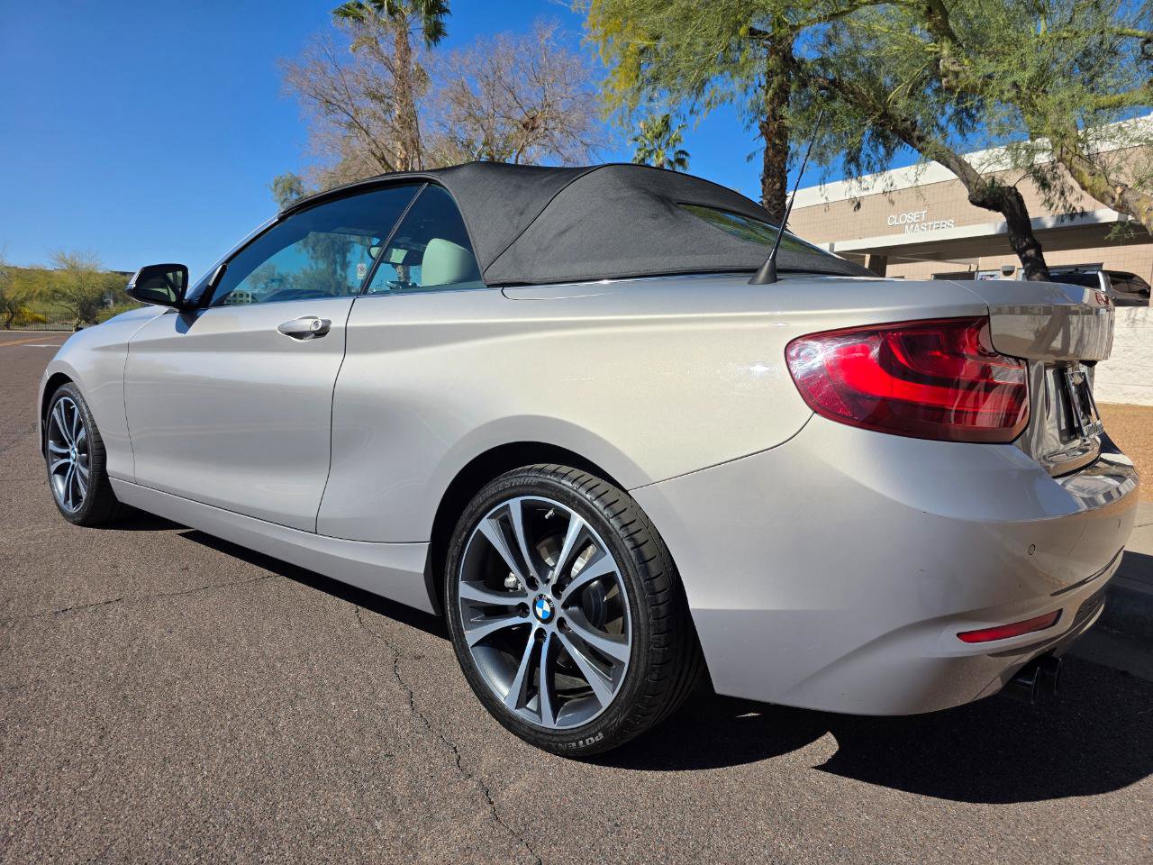 Used 2017 BMW 230i Convertible image 9