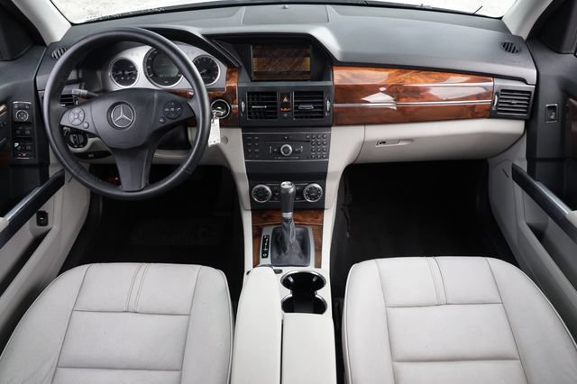 Used 2010 Mercedes-Benz GLK 350 2WD w/ Multimedia Pkg image 2