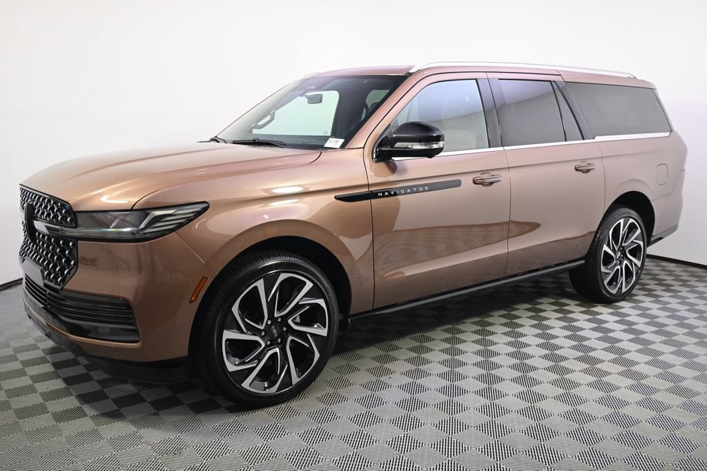 New 2026 Lincoln Navigator L Black Label AWD/4WD image 2