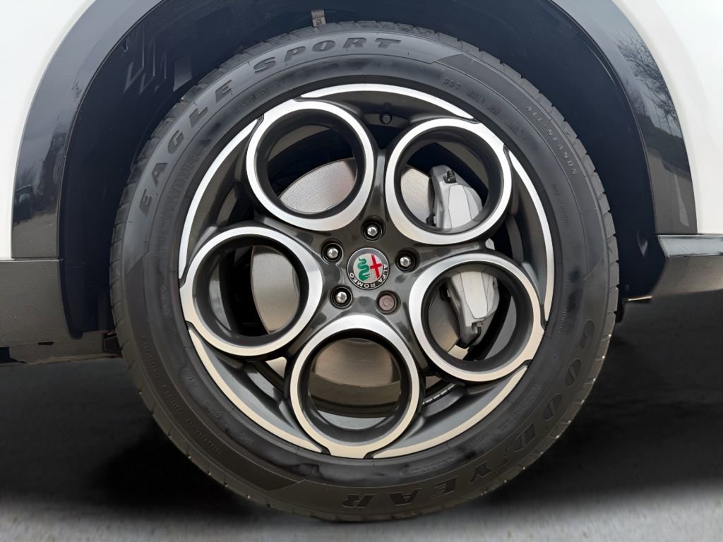 Used 2024 Alfa Romeo Tonale Ti image 29