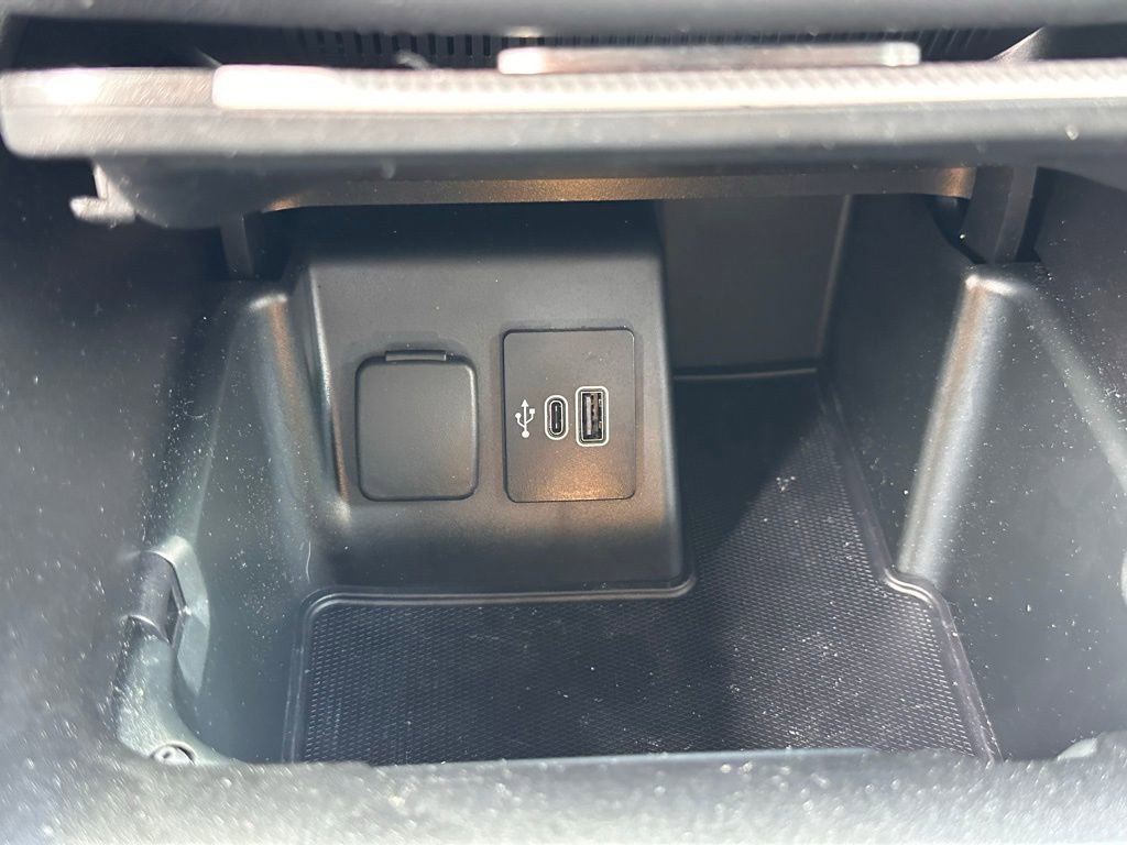 Used 2025 Ford Explorer ST AWD/4WD image 33