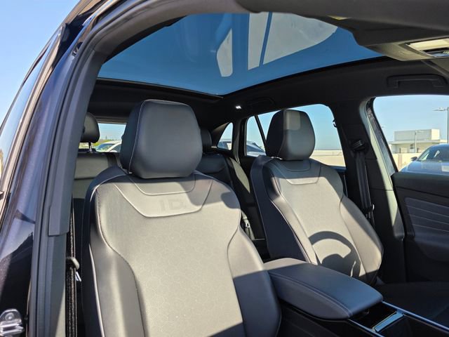 Used 2023 Volkswagen ID.4 Pro S AWD/4WD image 11