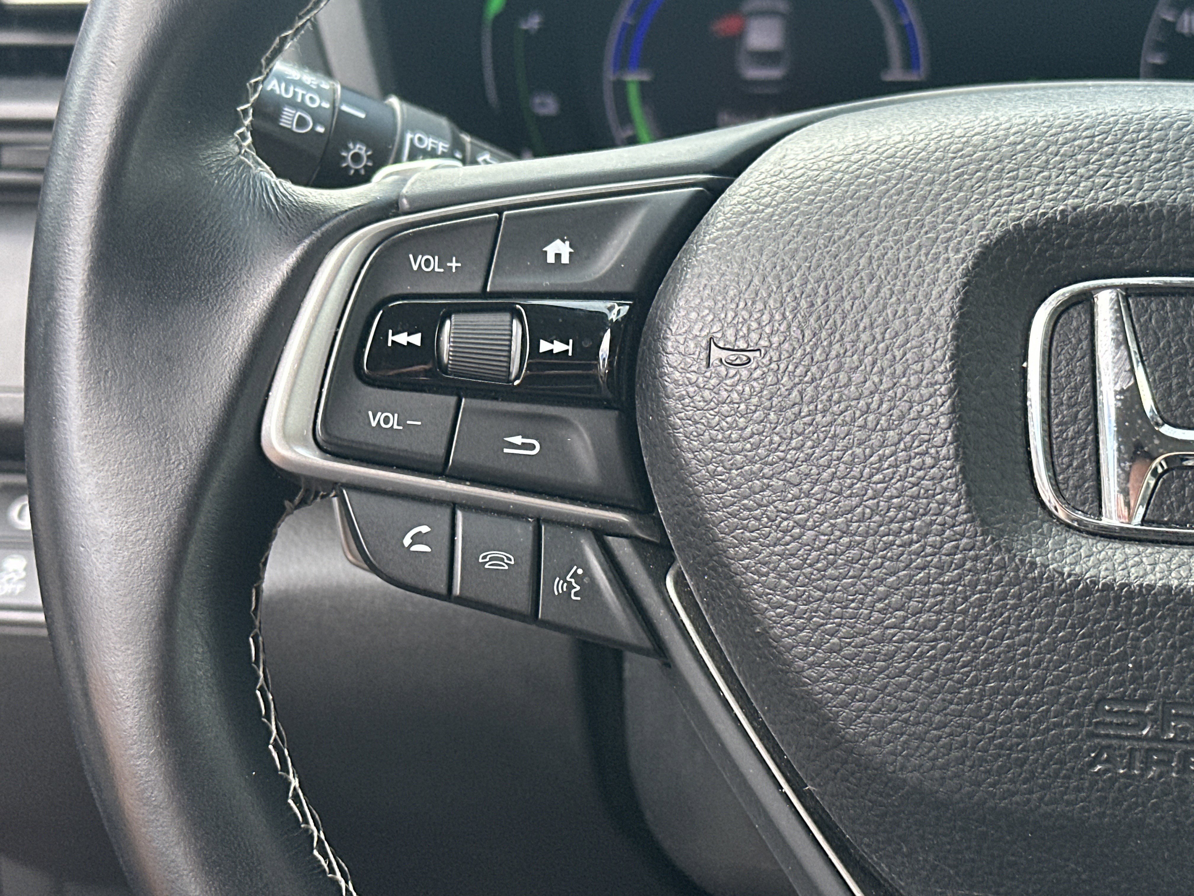 Used 2019 Honda Insight Touring image 2