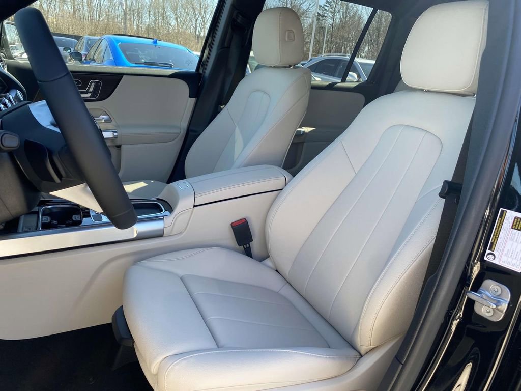 Certified 2025 Mercedes-Benz GLB 250 image 19