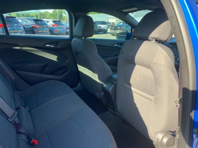 Used 2017 Chevrolet Cruze LT w/ Convenience Package FWD image 12
