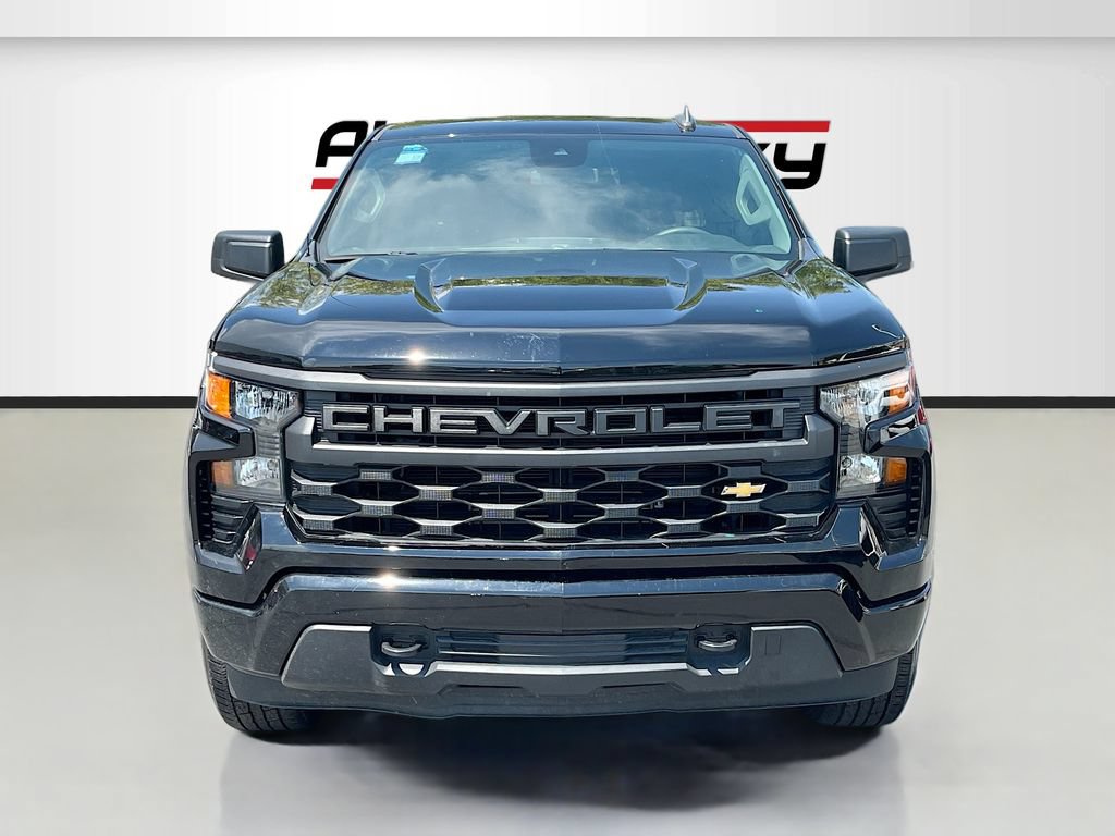 Used 2023 Chevrolet Silverado 1500 Custom AWD/4WD image 2