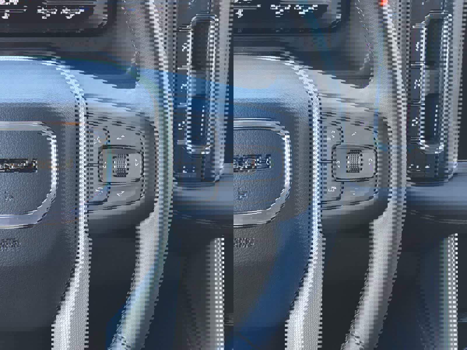 Used 2023 GMC Yukon XL Denali image 14