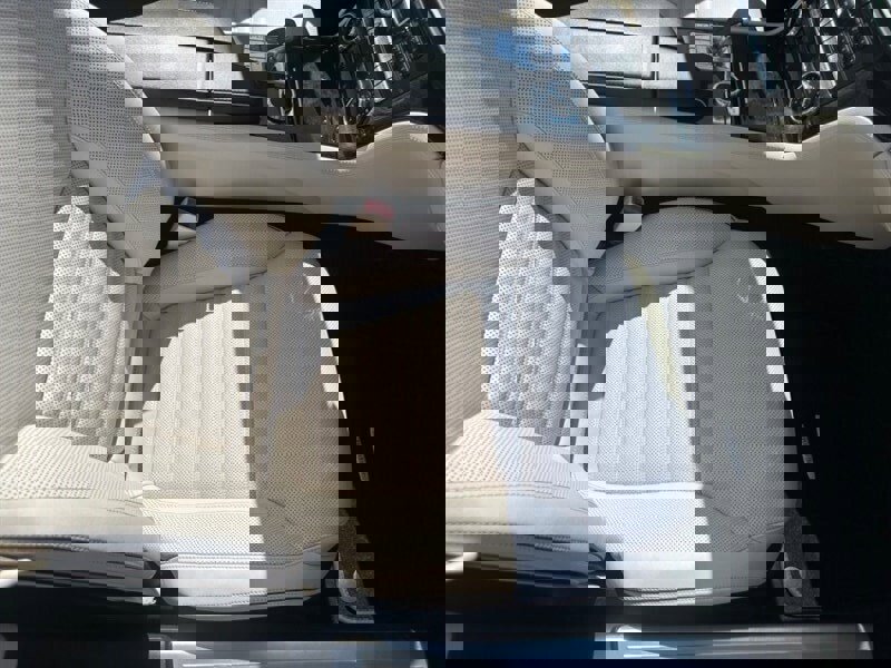 Used 2013 Mercedes-Benz SL 550 w/ Premium Pkg image 19