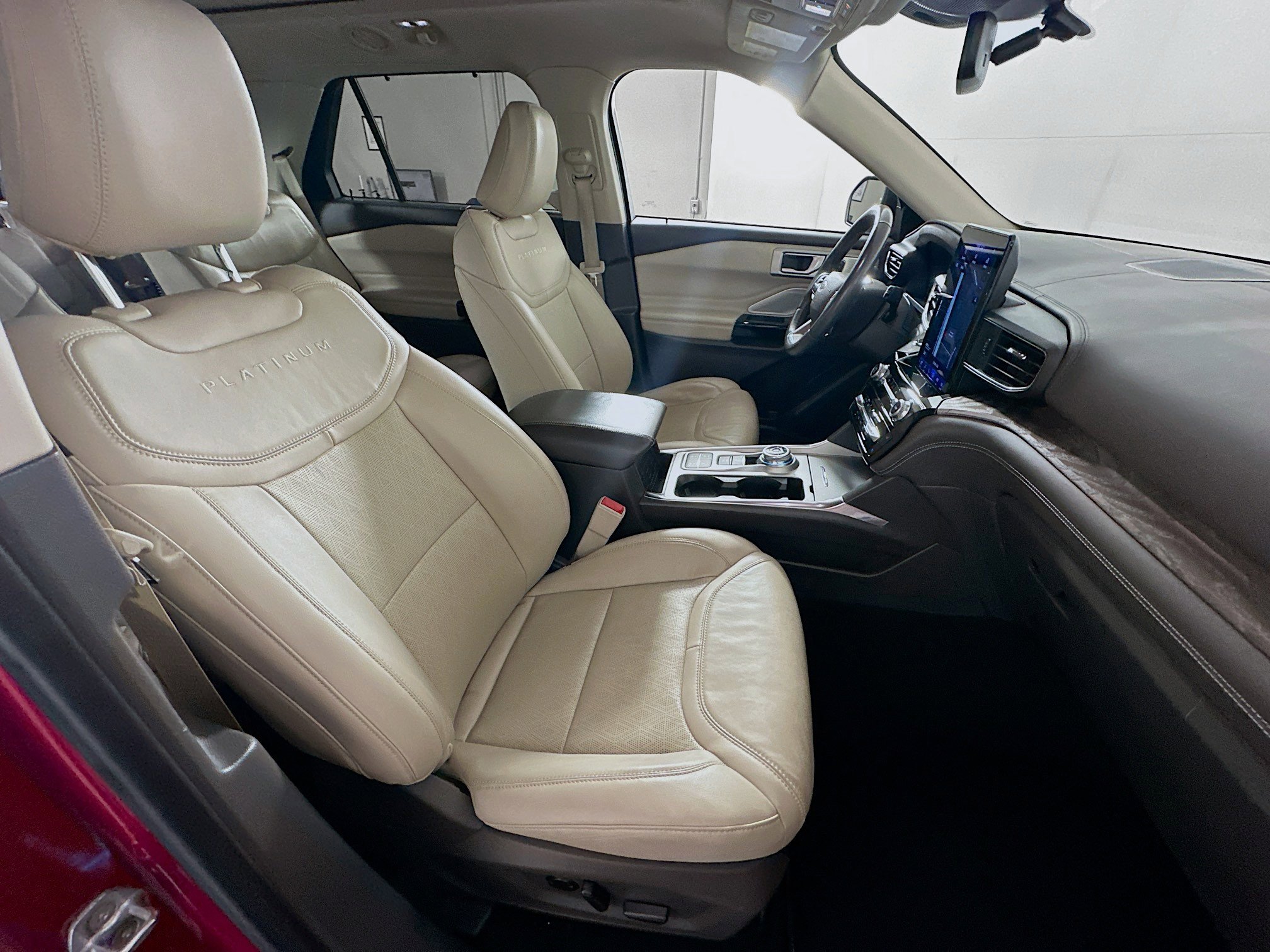 Used 2022 Ford Explorer Platinum w/ Equipment Group 601A image 32