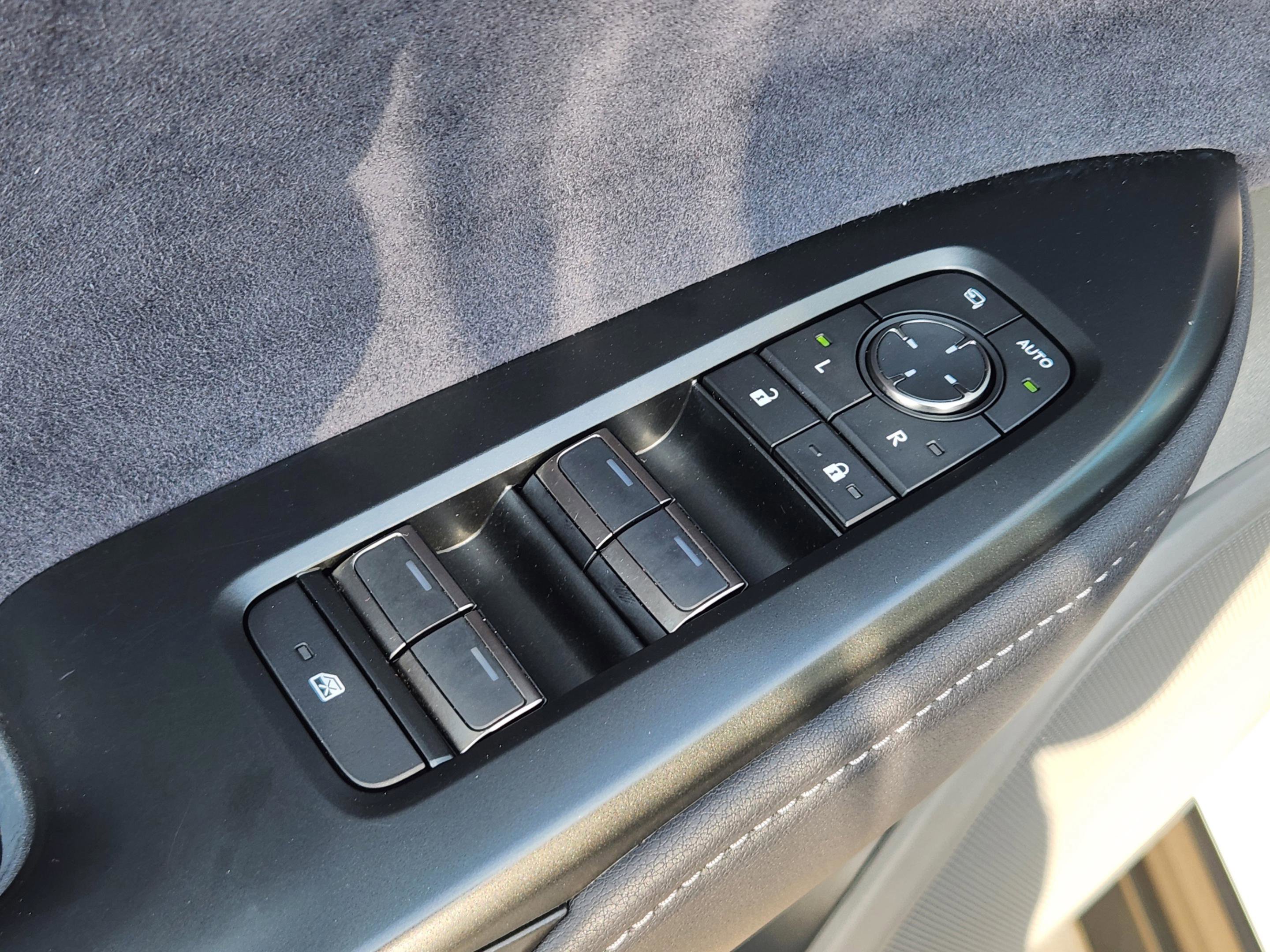 Used 2023 Lexus RZ 450e Premium w/ Accessory Package (Z1) image 6