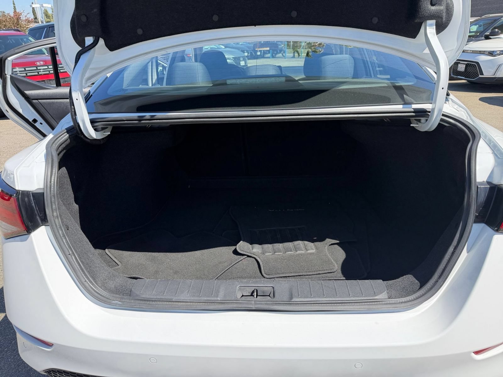 Used 2025 Nissan Sentra SV FWD image 28