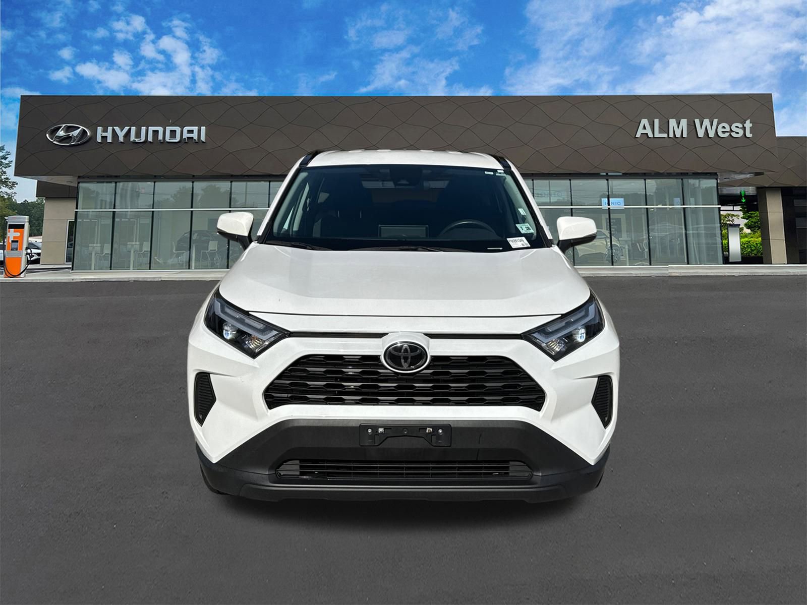 Used 2023 Toyota RAV4 XLE video 2