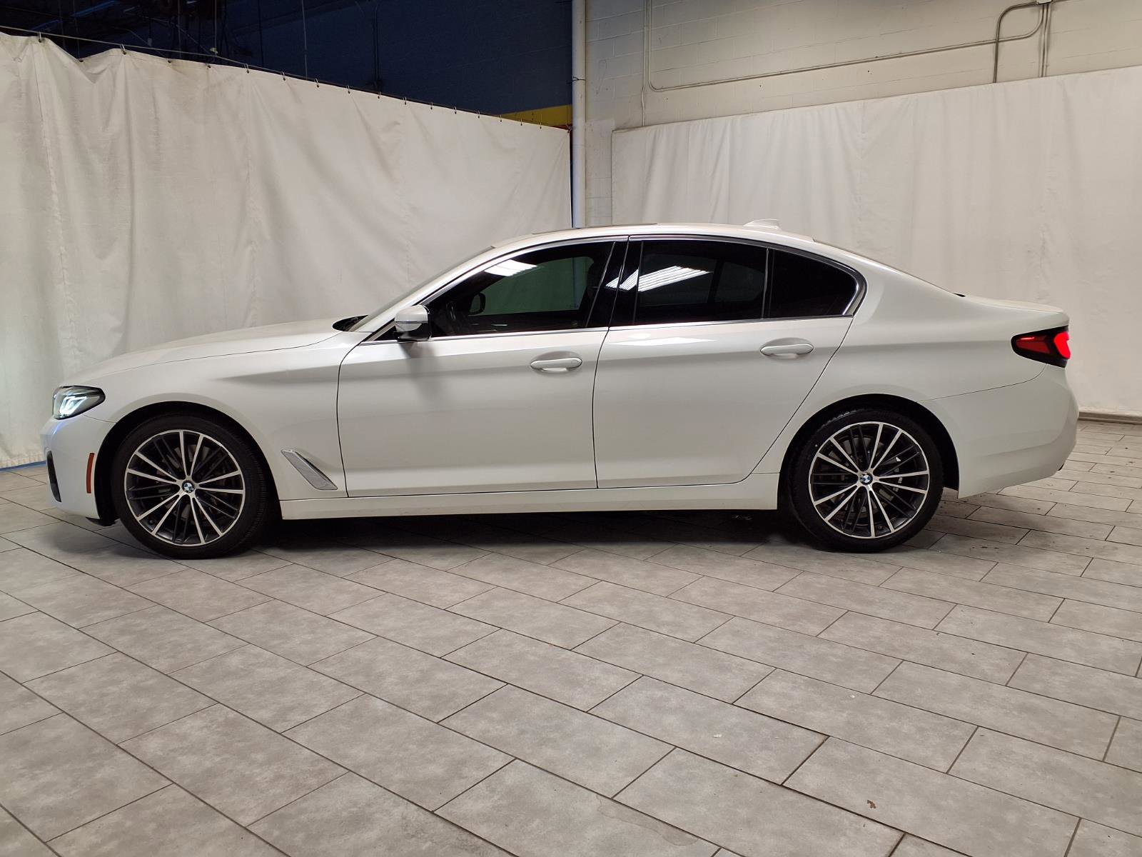 Used 2022 BMW 540i w/ Premium Package RWD image 6