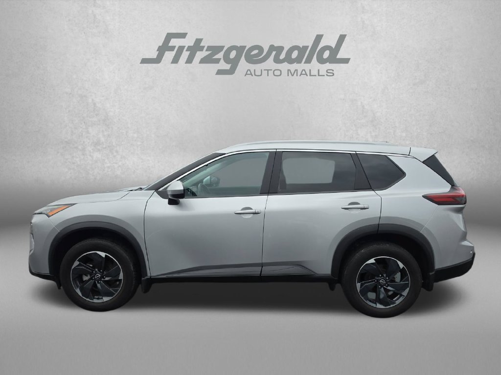 Used 2024 Nissan Rogue SV w/ SV Premium Package AWD/4WD image 5