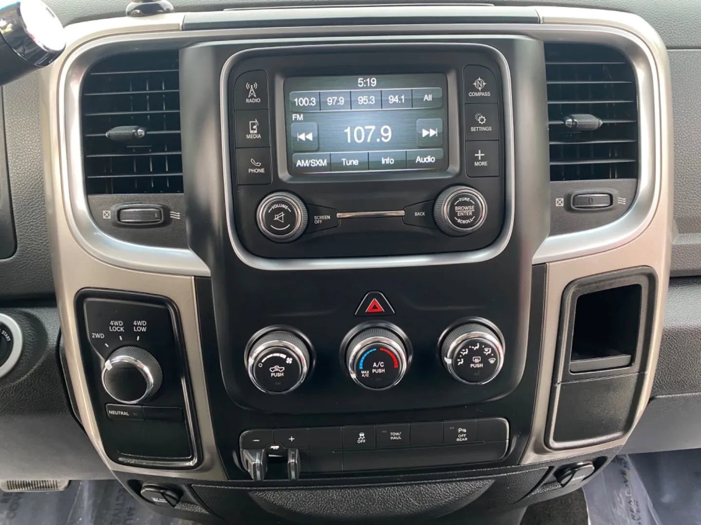 Used 2017 RAM 2500 SLT image 21