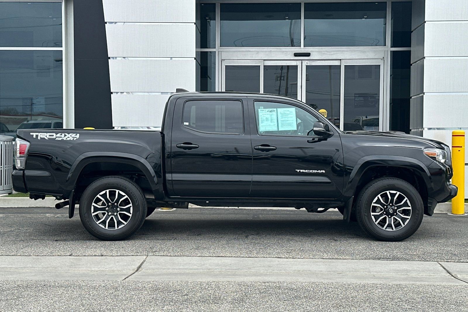 Used 2023 Toyota Tacoma TRD Sport w/ Advanced Technology Package image 3