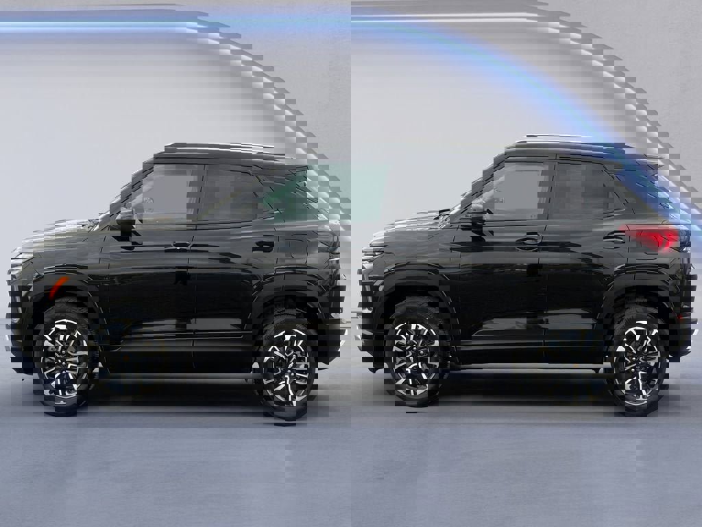 Used 2025 Chevrolet TrailBlazer LT image 2