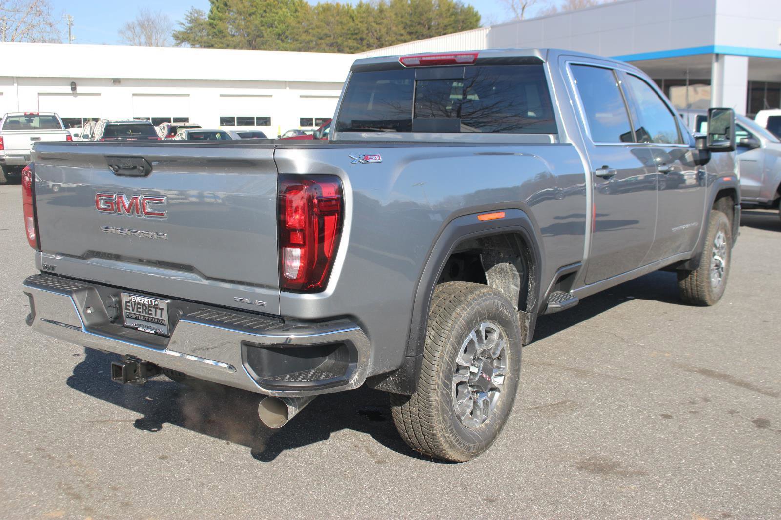 New 2026 GMC Sierra 2500 SLE image 7