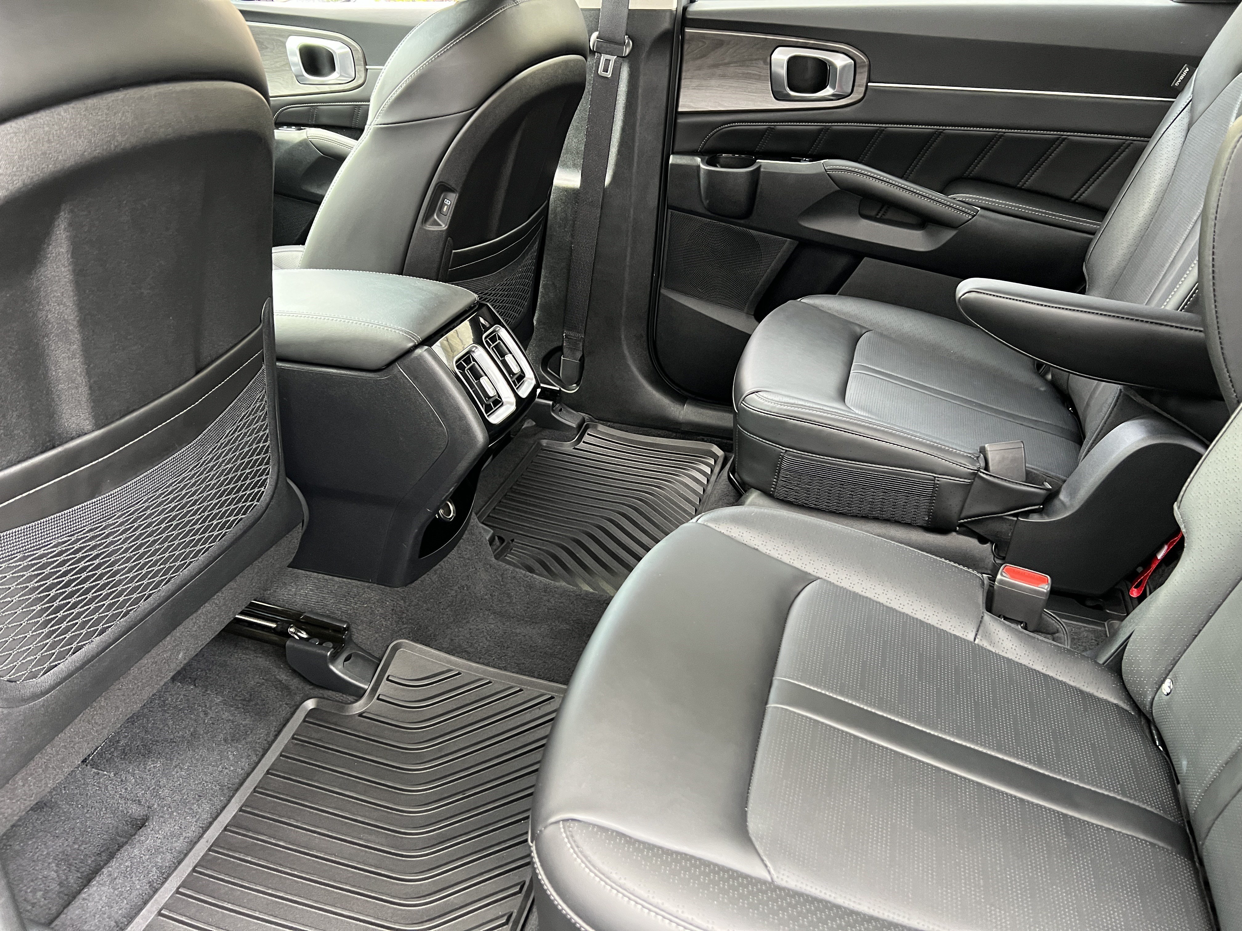Used 2025 Kia Sorento SX AWD/4WD image 17