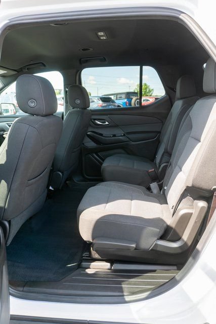 Used 2023 Chevrolet Traverse LT AWD/4WD image 11