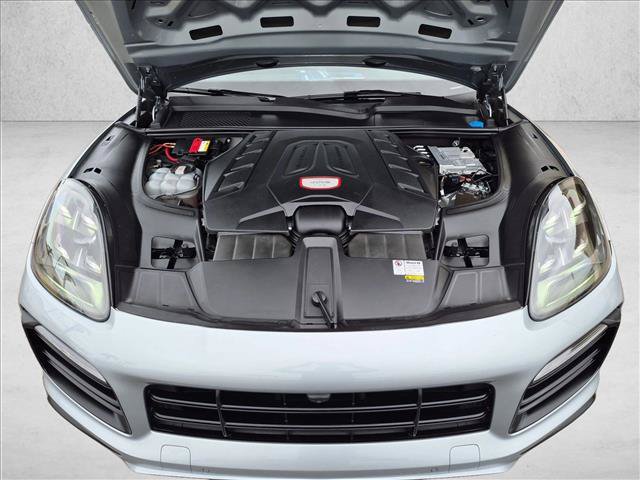 Used 2022 Porsche Cayenne GTS AWD/4WD image 25