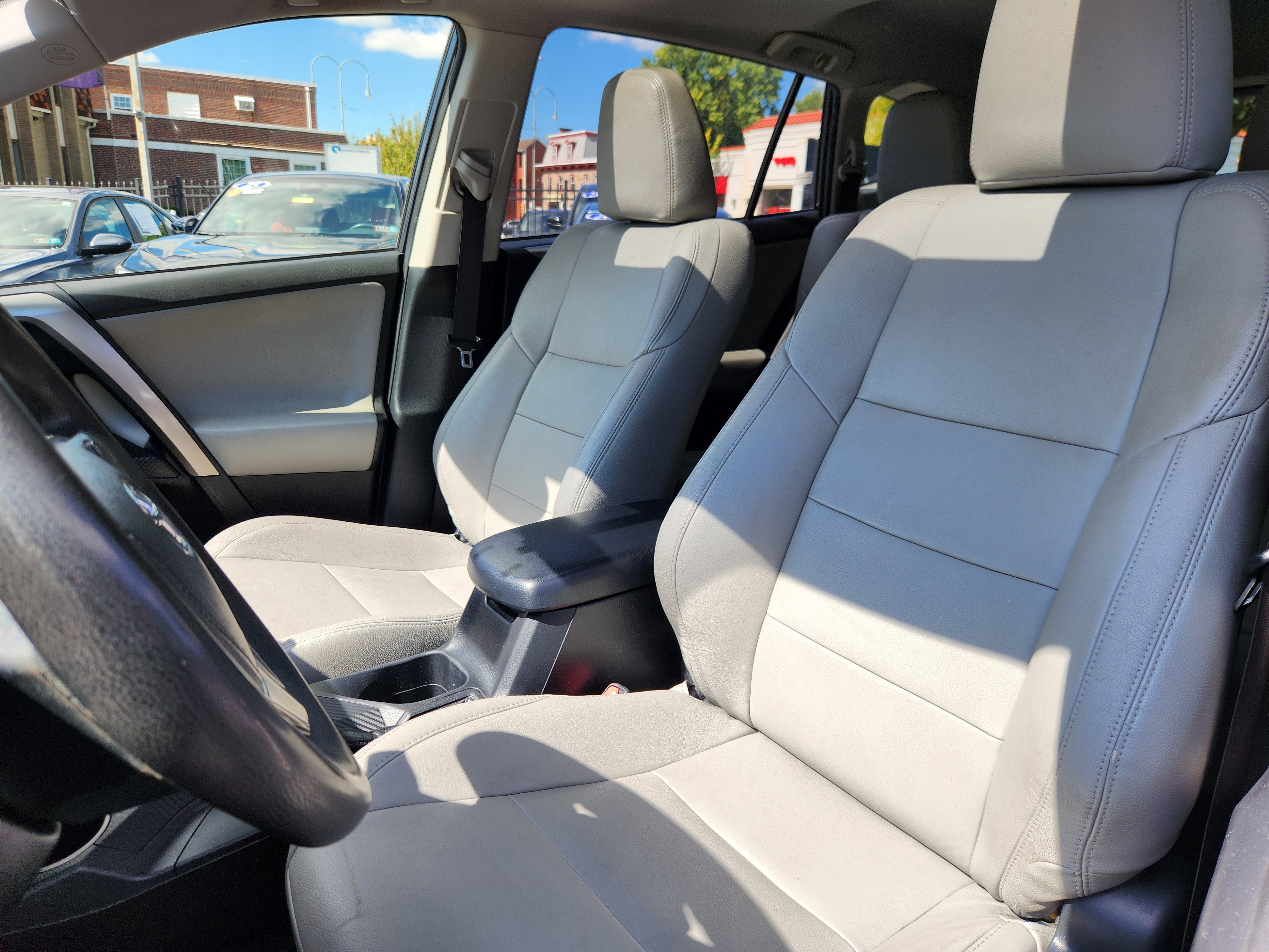 Used 2014 Toyota RAV4 XLE AWD/4WD image 7