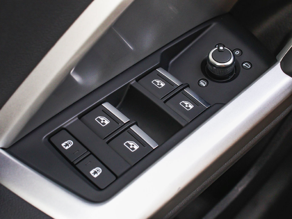 Used 2025 Audi Q3 2.0T Premium AWD/4WD image 9