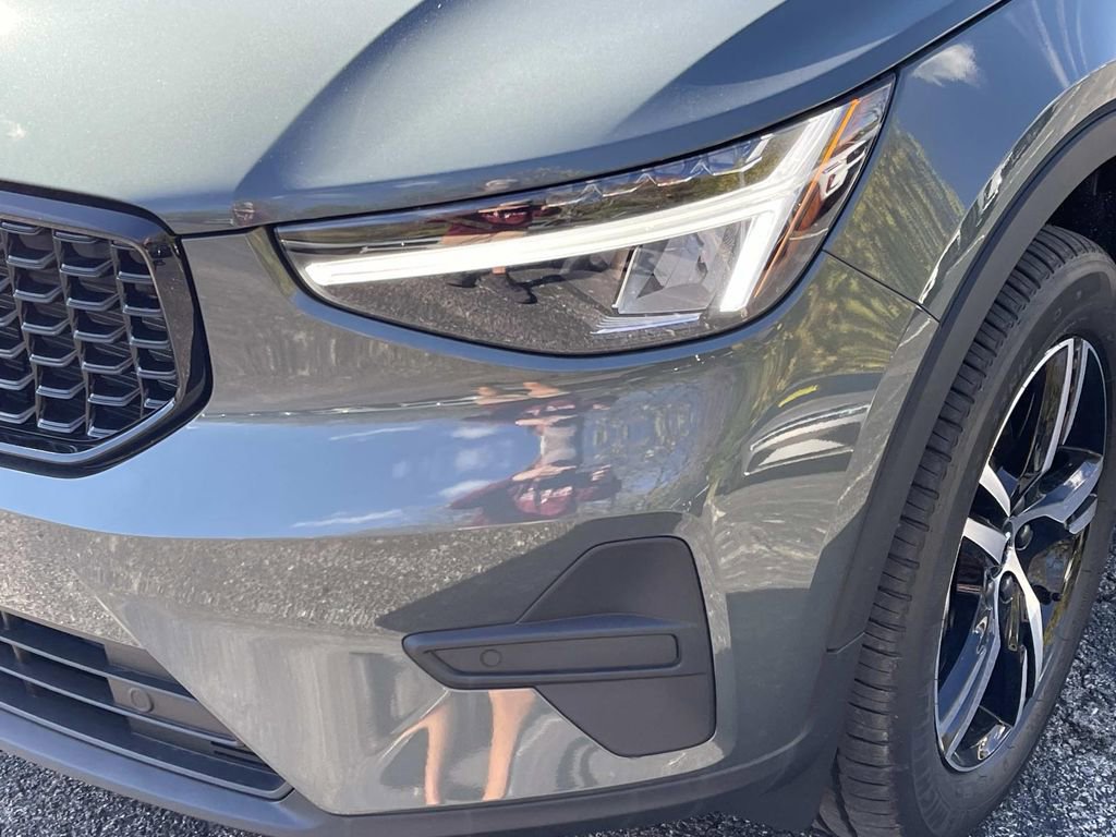 New 2026 Volvo XC40 B5 Core w/ Climate Package image 9