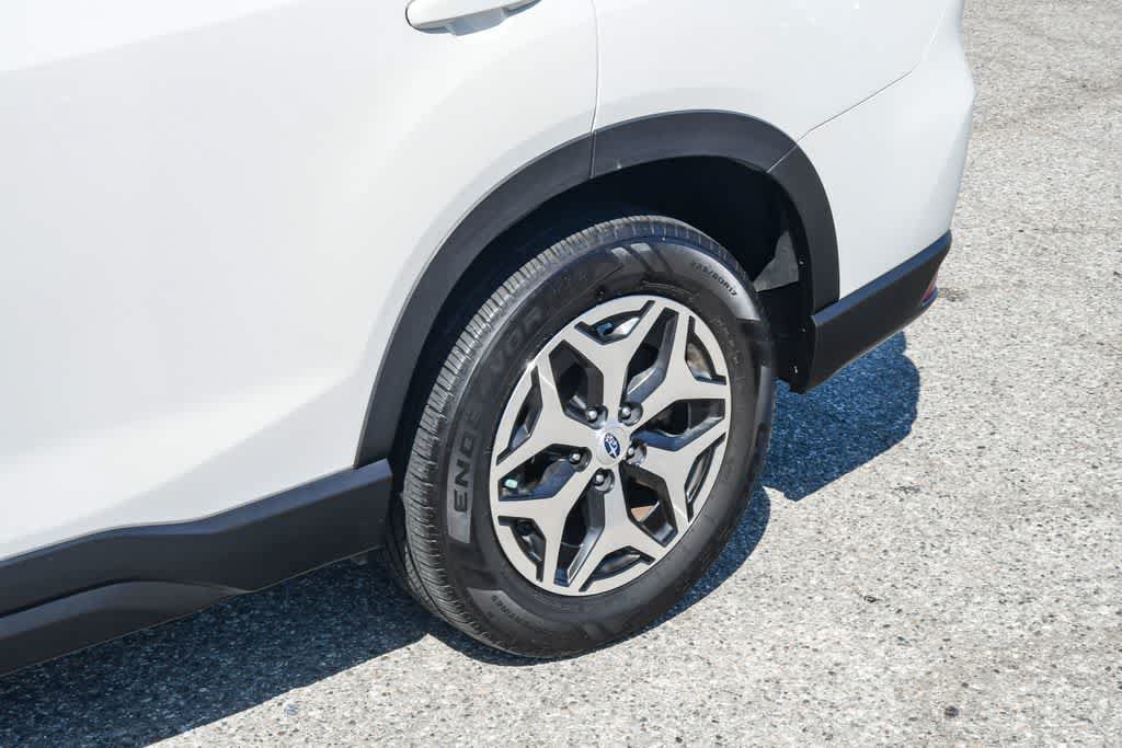Used 2023 Subaru Forester Premium AWD/4WD image 11