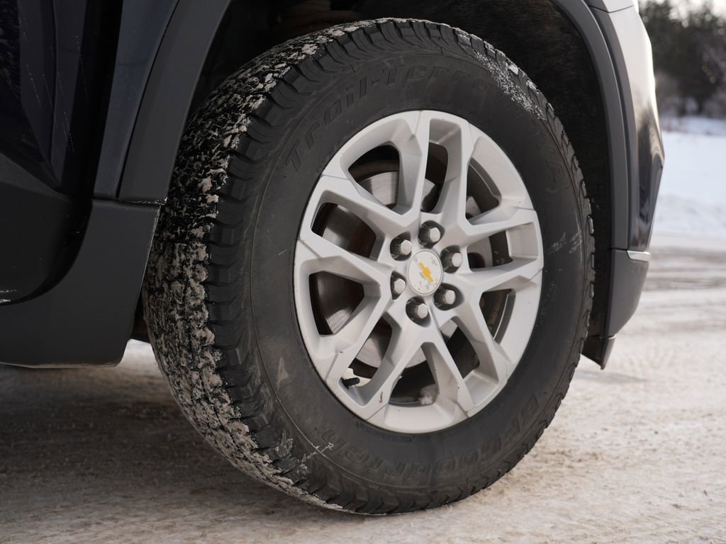 Used 2020 Chevrolet Traverse LT w/ Driver Confidence II Package image 32