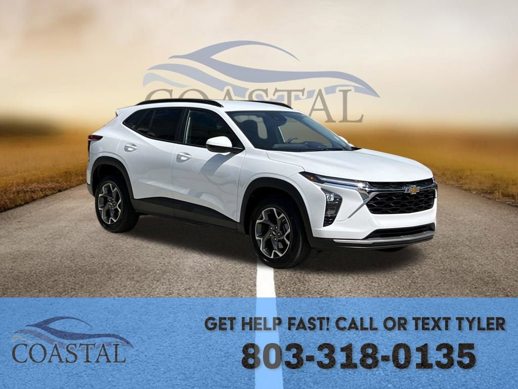 Used 2025 Chevrolet Trax LT image 3