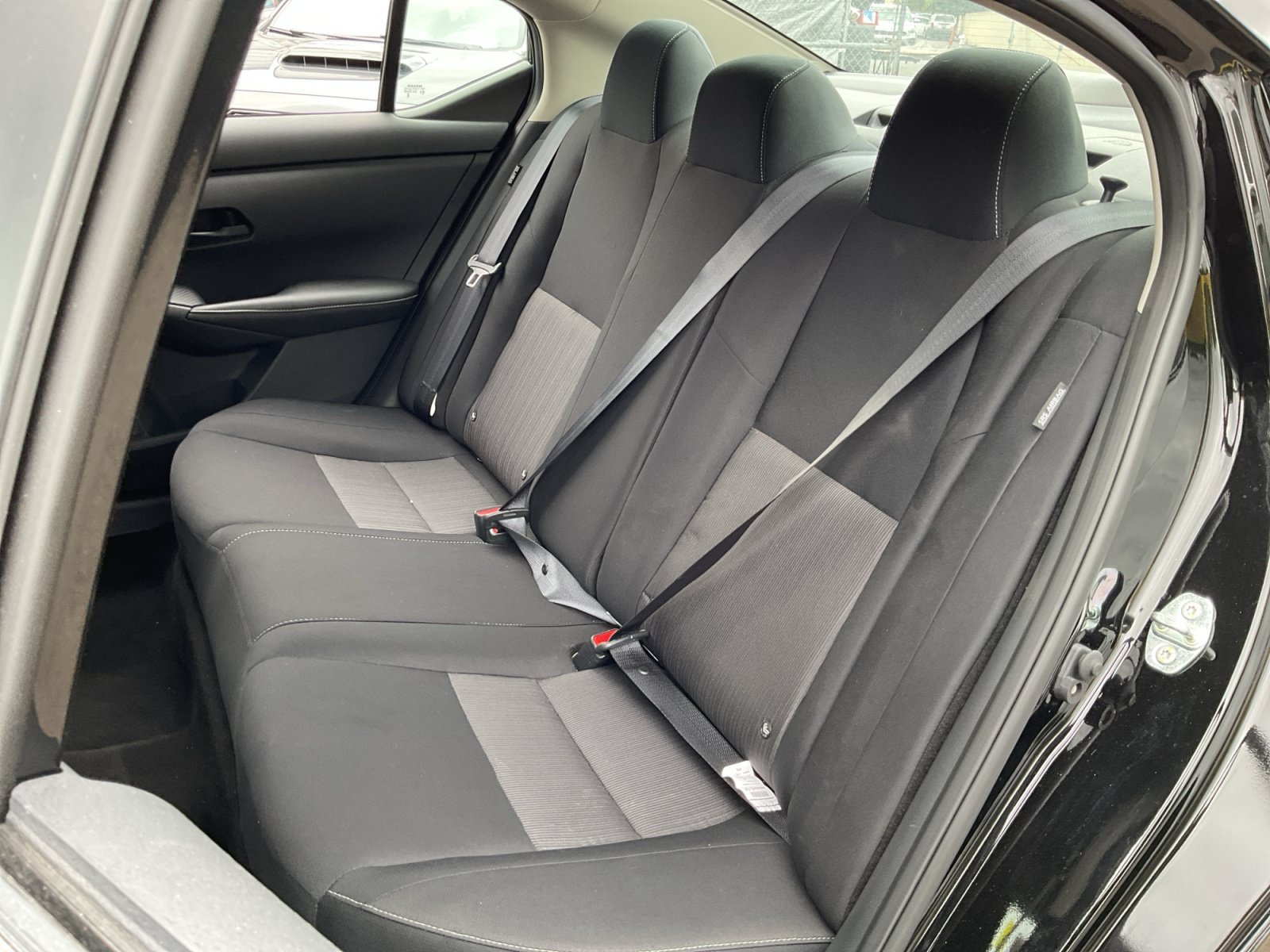 Used 2025 Nissan Sentra SV FWD image 18