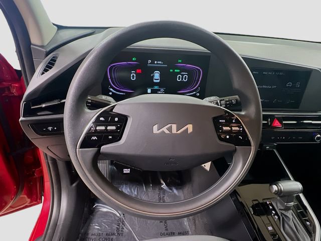 Used 2024 Kia Niro LX image 11