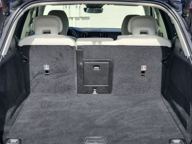 Certified 2022 Volvo XC60 B5 Momentum AWD/4WD image 19