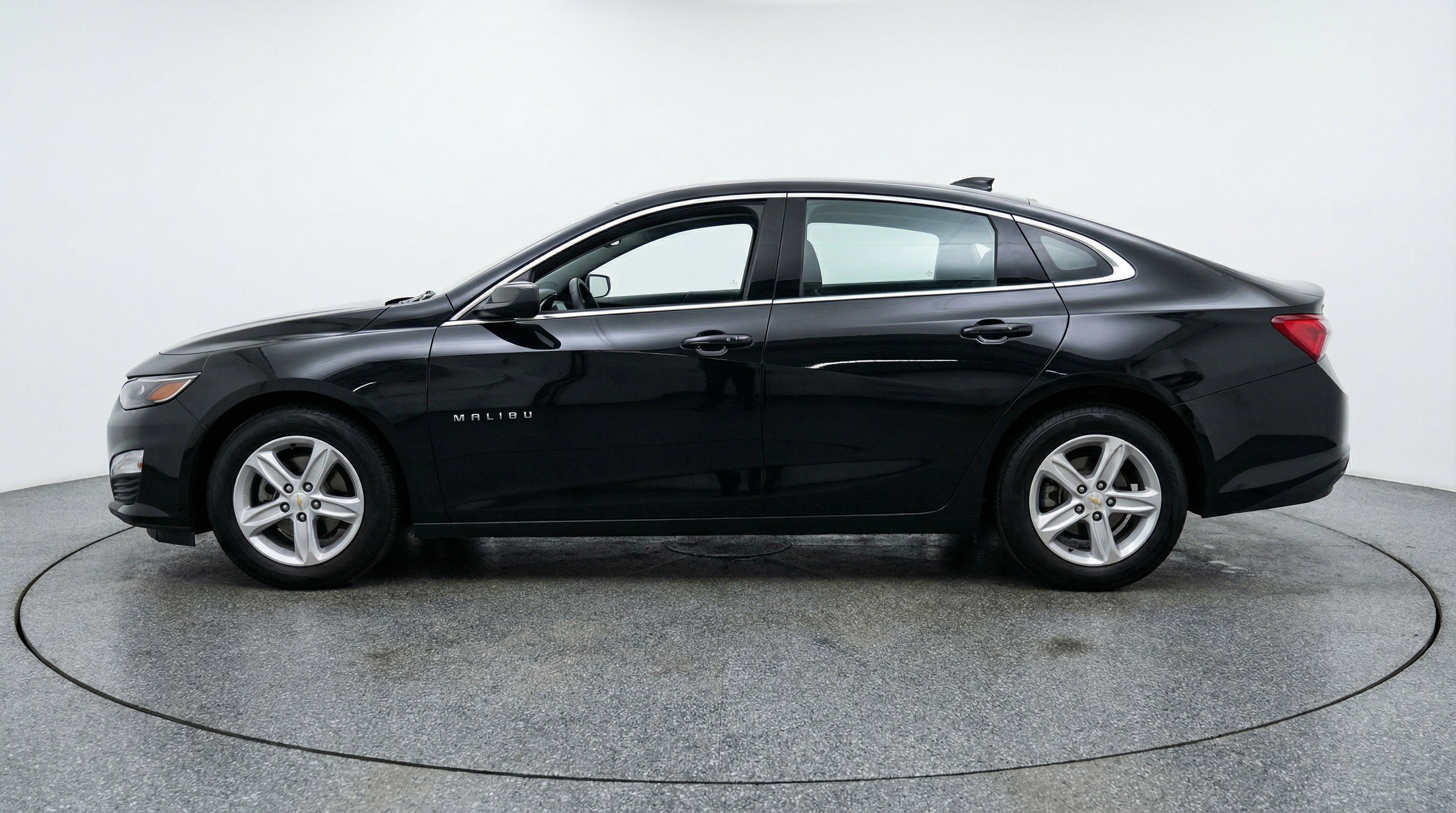 Used 2024 Chevrolet Malibu LT image 5