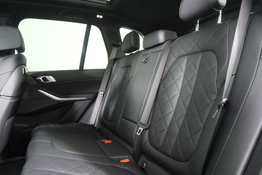 Used 2025 BMW X5 xDrive40i image 16
