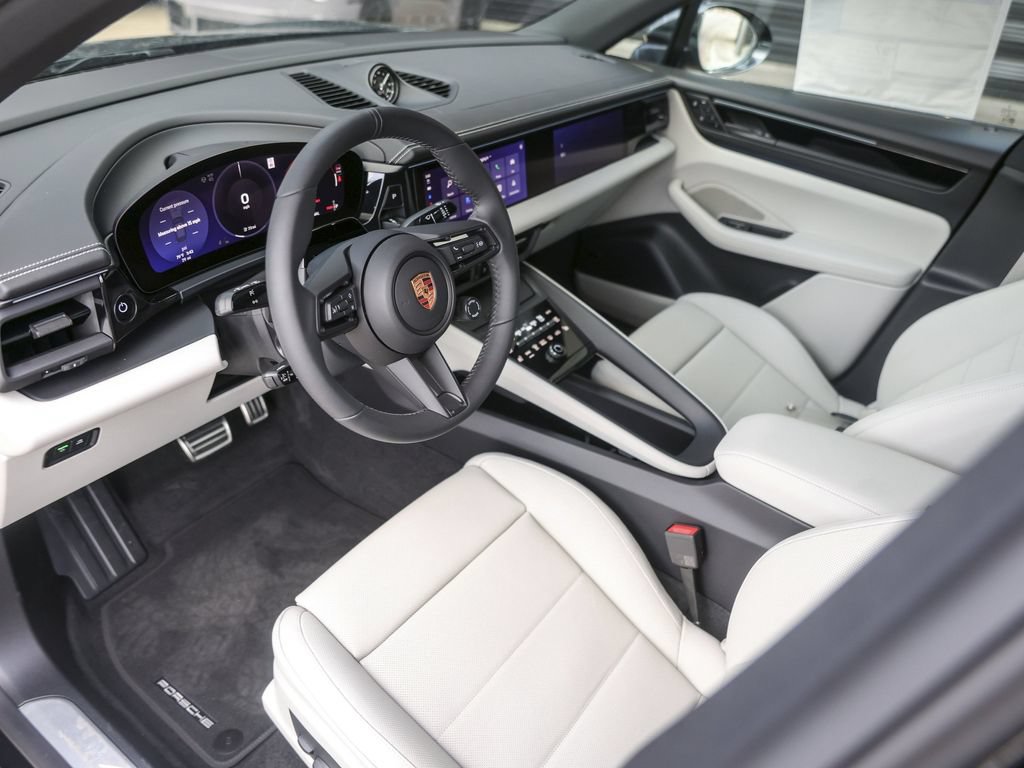 New 2026 Porsche Macan Electric RWD image 4