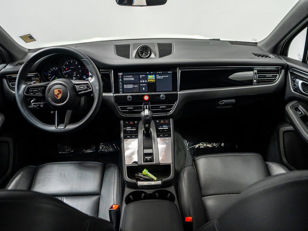 Used 2025 Porsche Macan image 22