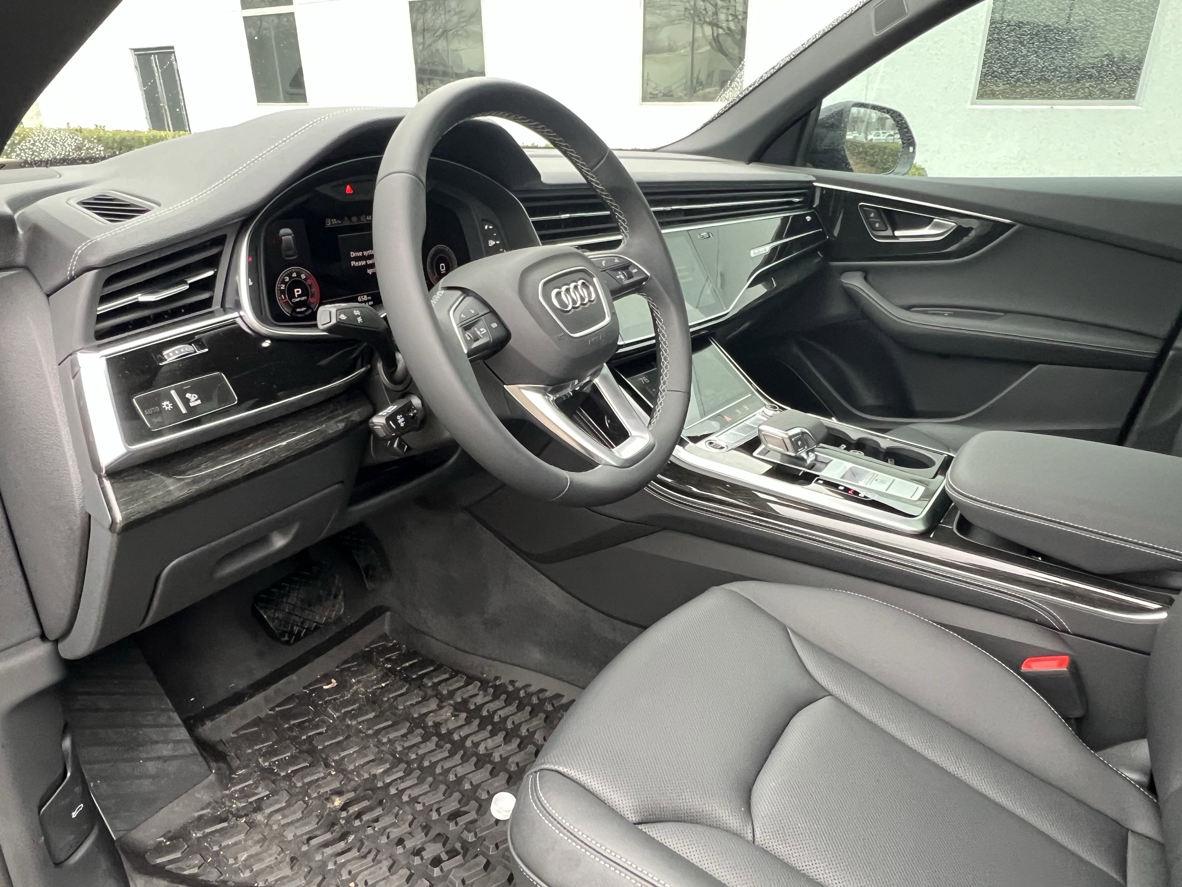 Used 2025 Audi Q8 Premium Plus image 17