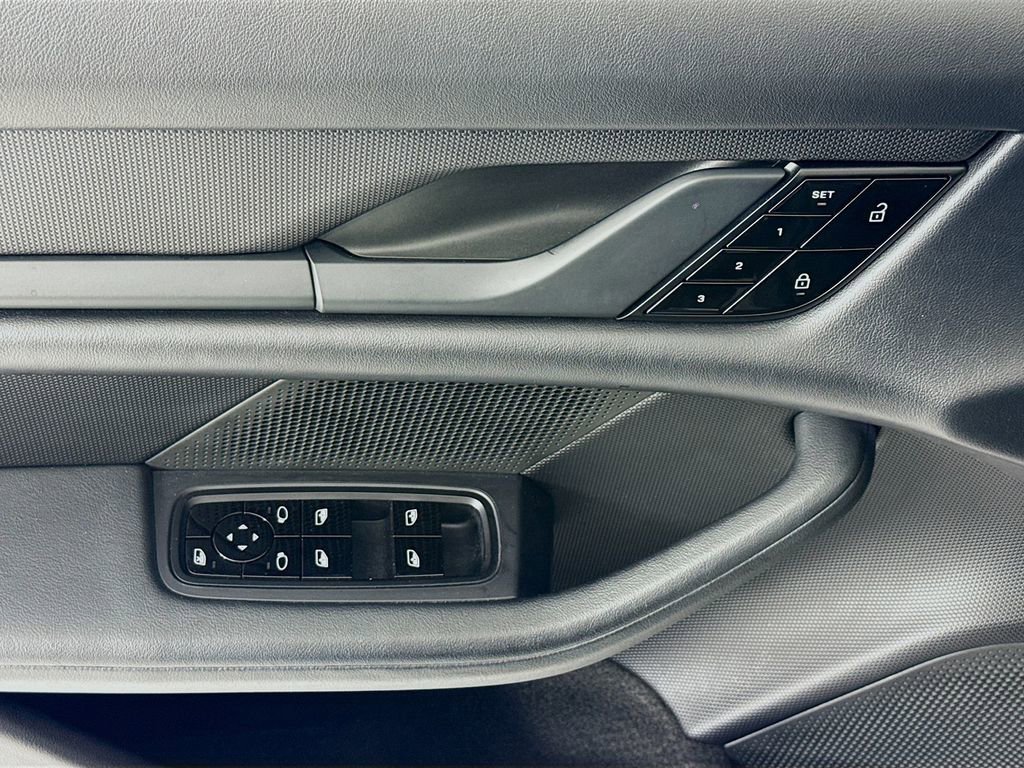 Certified 2021 Porsche Taycan RWD image 11