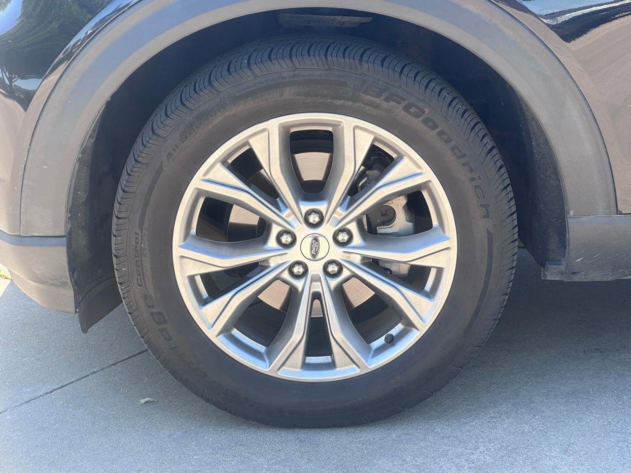 Used 2022 Ford Explorer Limited w/ Equipment Group 301A RWD image 9