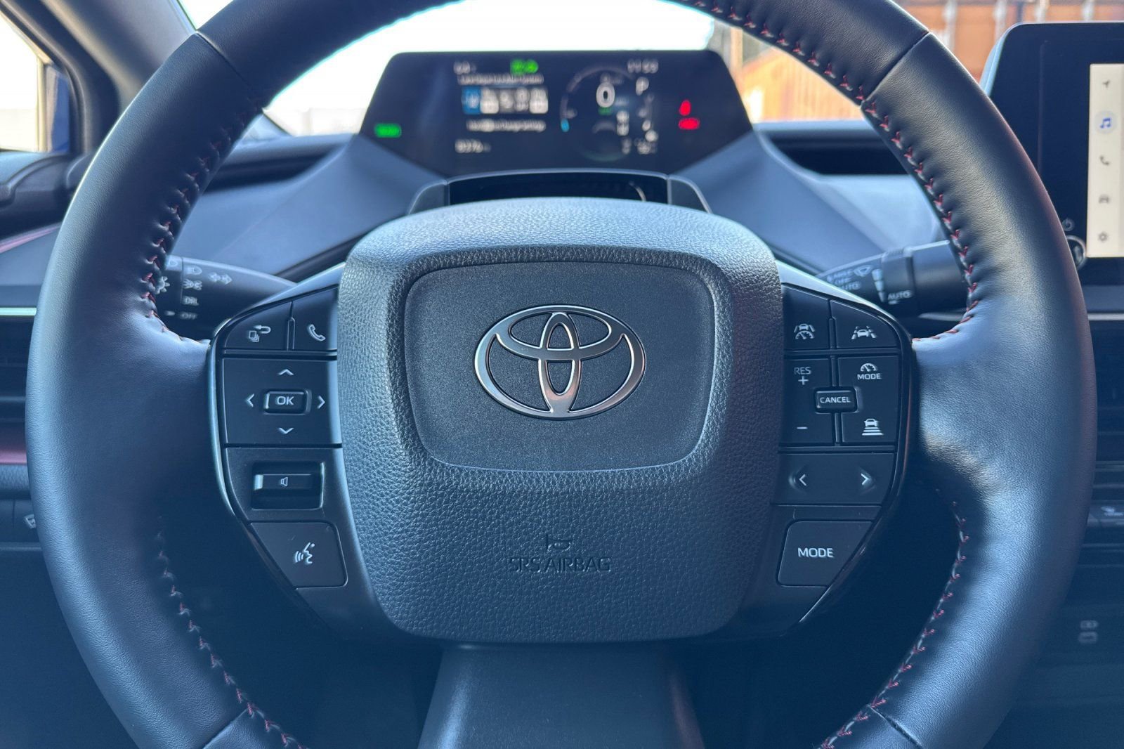 Used 2025 Toyota Prius Plug-In Hybrid image 27