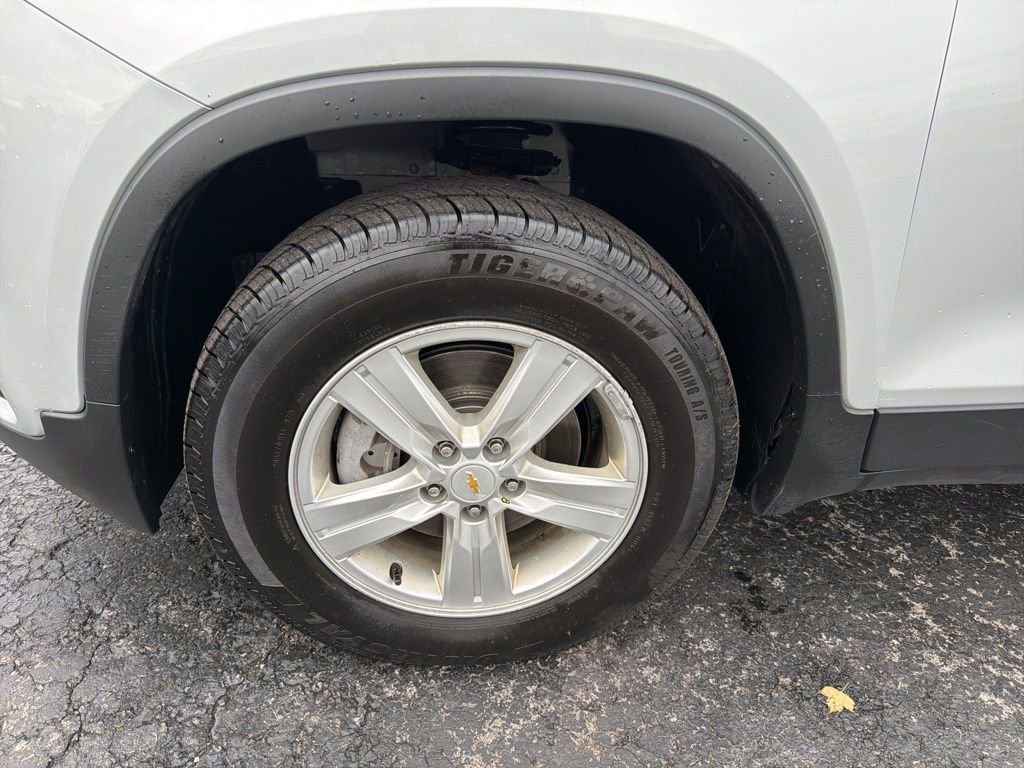 Used 2021 Chevrolet Trax LS image 29