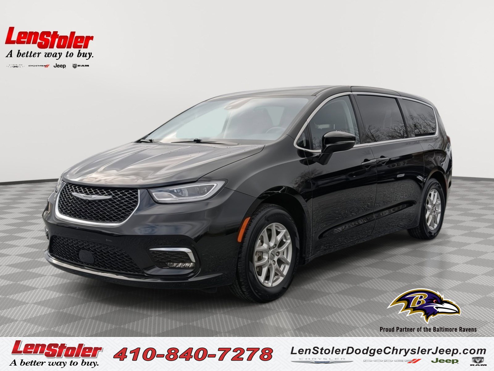 Used 2024 Chrysler Pacifica Touring-L image 1