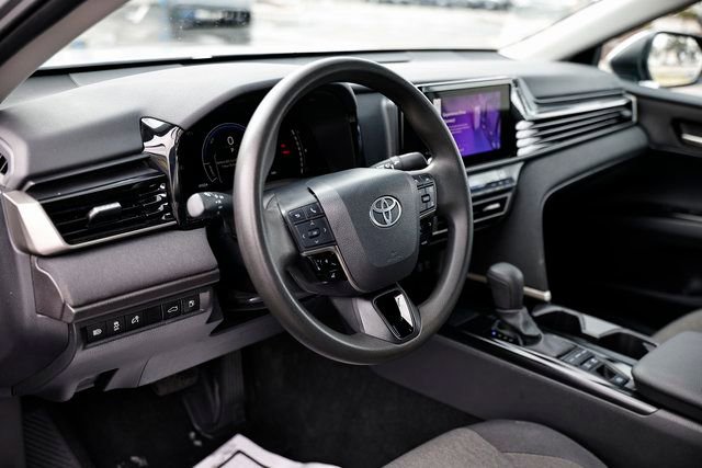 Used 2025 Toyota Camry LE image 19