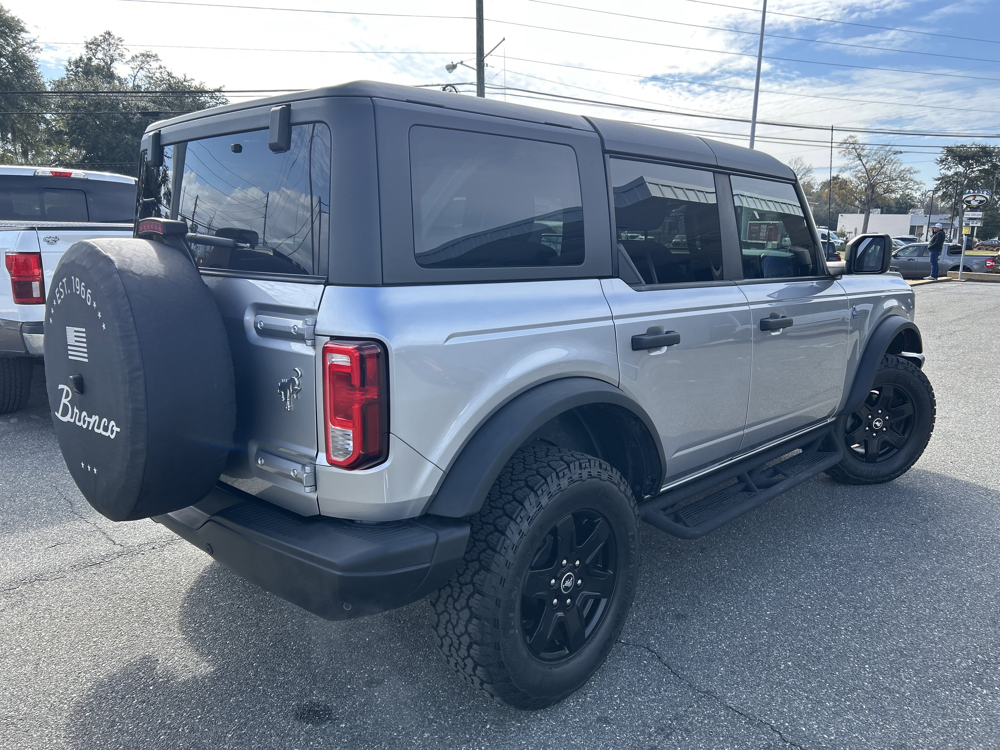 Certified 2023 Ford Bronco Black Diamond image 7