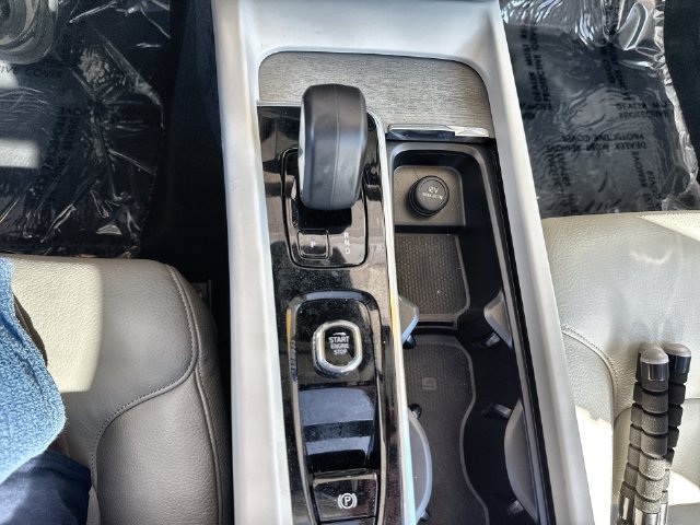 Certified 2024 Volvo S60 B5 Plus AWD/4WD image 26