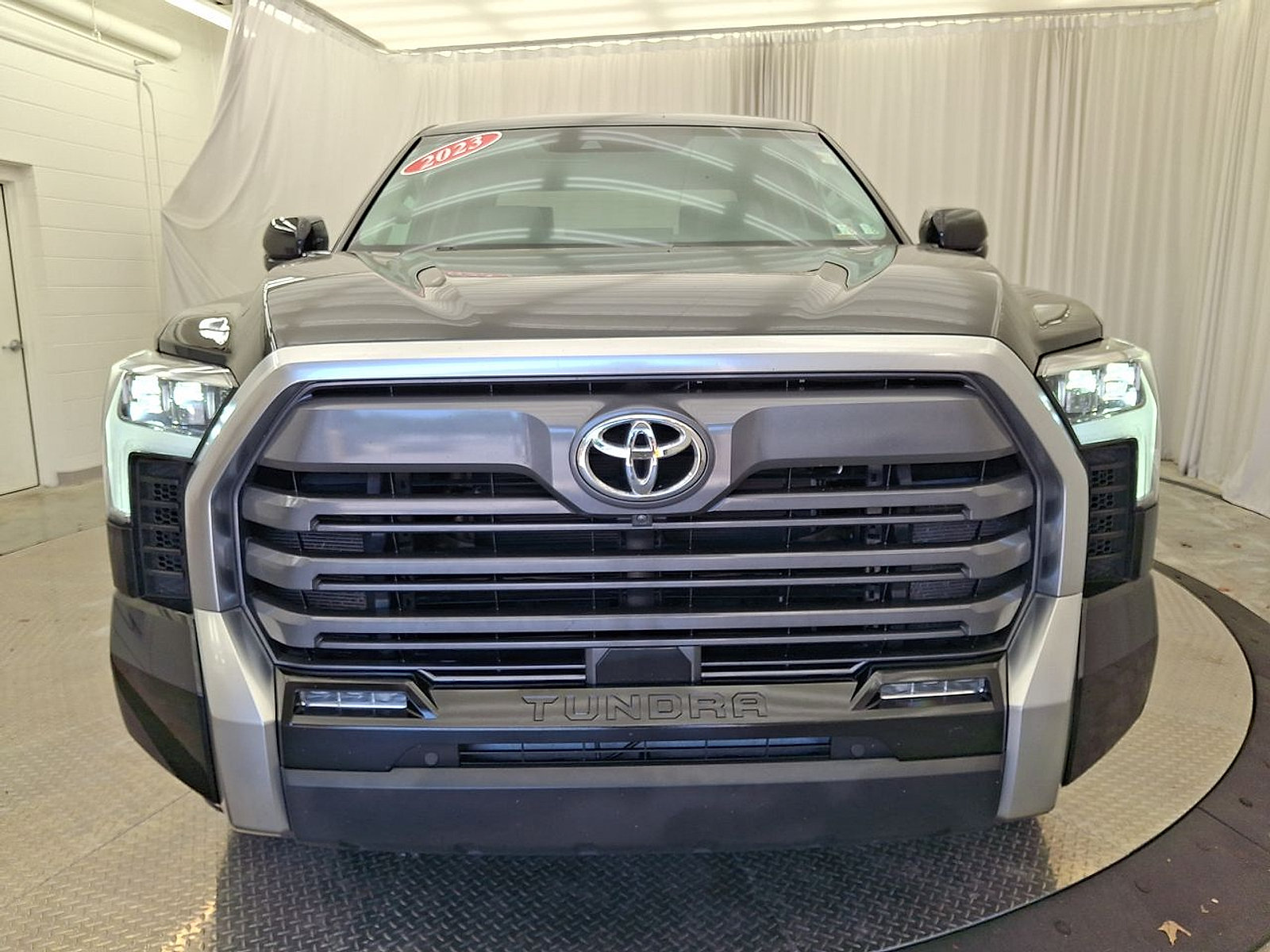 Used 2023 Toyota Tundra Limited AWD/4WD image 29