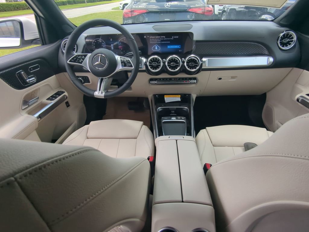 New 2025 Mercedes-Benz GLB 250 GLB 250 image 2